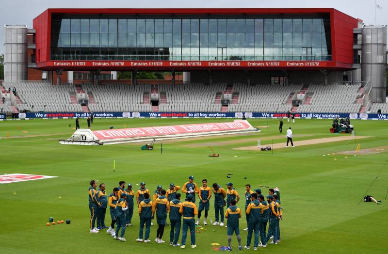 Pakistan win toss, elect to bat against England