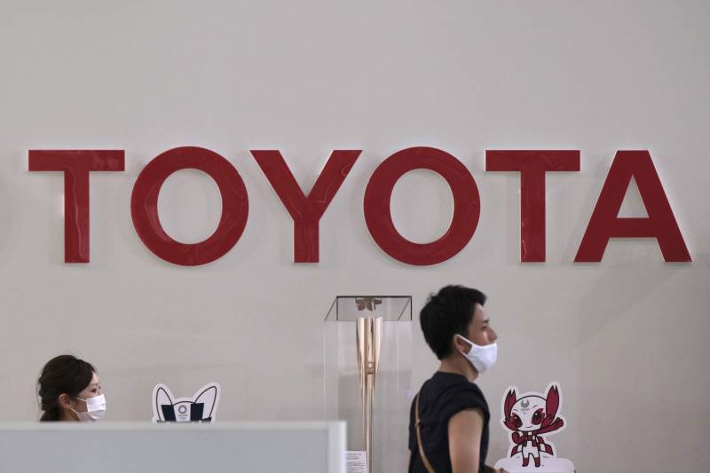 Toyota warns of 64% drop in full-year net profit