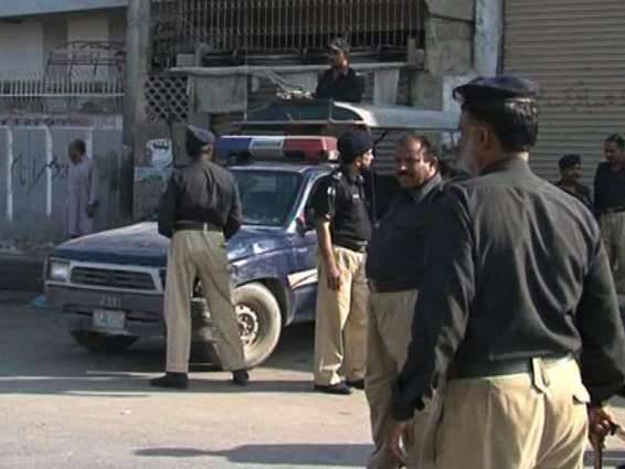 Karachi police shoot dead man, injure several others