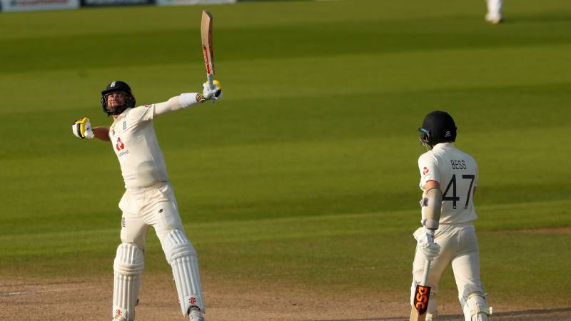 Woakes, Buttler lead England to stunning win over Pakistan in first Test