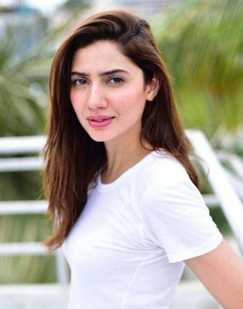 Mahira Khan says award shows must create categories for technicians