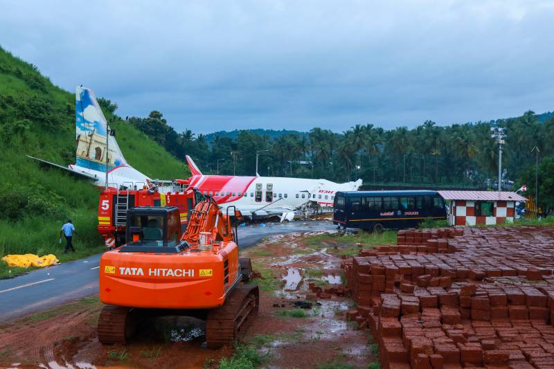 Rescuers shaken by 'blood and death' of India jet disaster