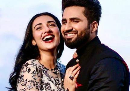 Sarah Khan, Falak Shabir share picture cherishing each other