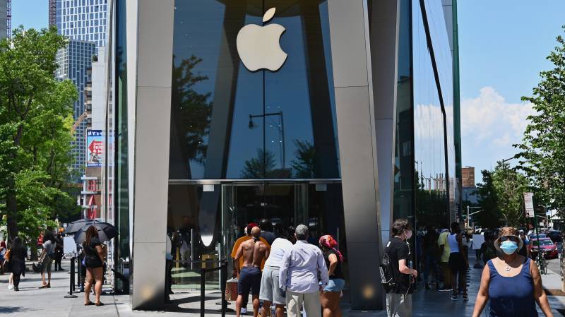 US court orders Apple to pay $500m over patent violations