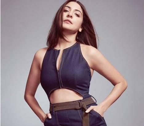 Bollywood actress Anushka Sharma raises glamour quotient with latest pictures 