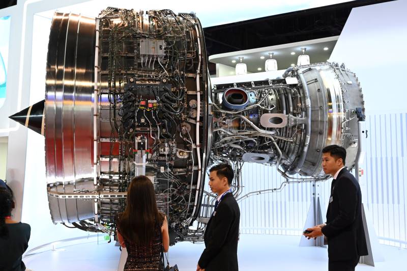 Aerospace giant Rolls-Royce logs £5.4 billion H1 loss on virus