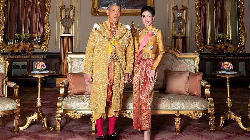 Thai royal consort reclaims king's favour