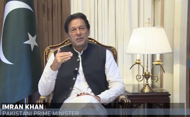 Imran says military stands with govt; ministers feel unprotected, not media