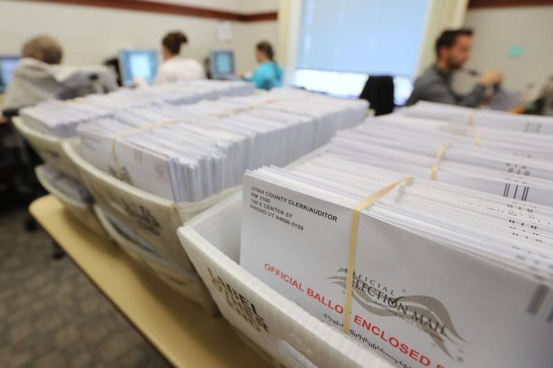 US vote-by-mail begins as White House campaign gets ugly