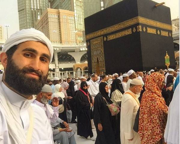 Ertugrul star Celal desires to visit Holy Kaaba, shares throwback picture