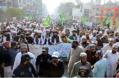 Sunni Tehreek takes out Defence Day rally in Kalat