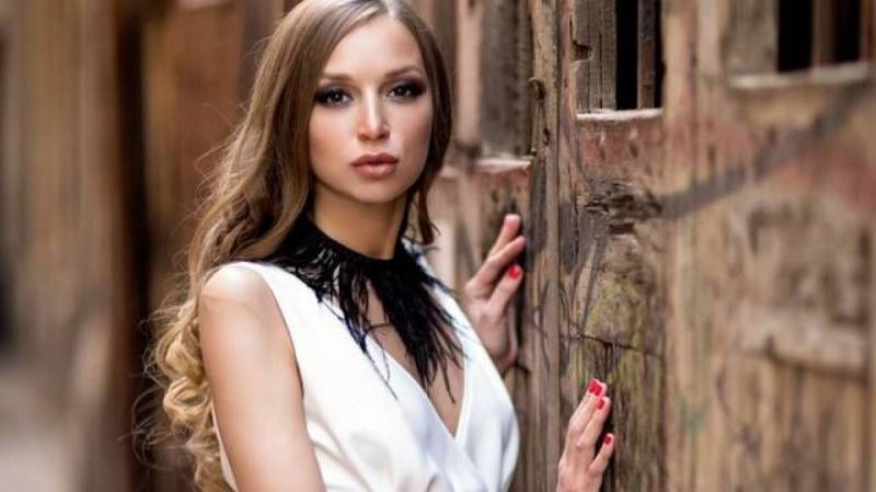 Italy probes Russian glamour model's death near NATO base