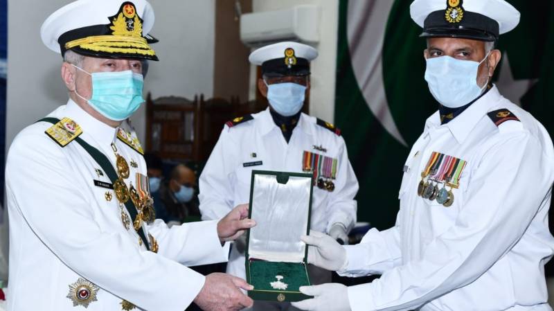 Naval chief confers military awards on outstanding personnel 