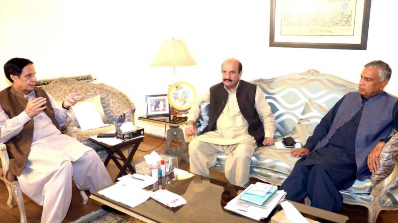 PML leaders discuss local council, party elections with Parvez