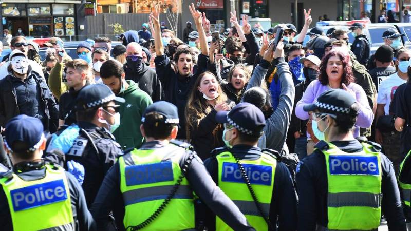 Tensions soar over Australia's 'heartbreaking' border closures