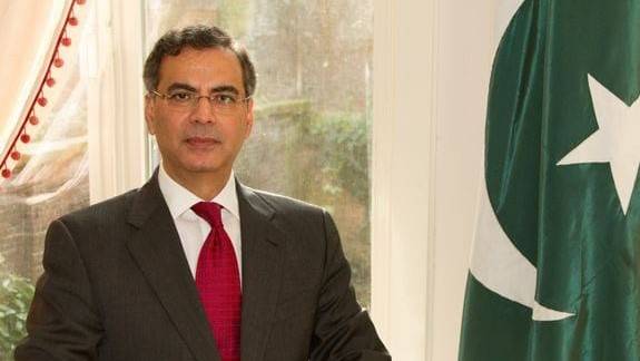 Moazzam assumes charge of high commissioner to UK 