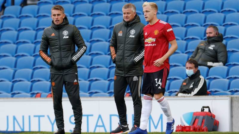 Solskjaer admits Man Utd fortunate as late Fernandes penalty beats Brighton