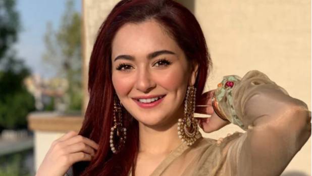 Hania Aamir wins hearts with singing skills as new video goes viral