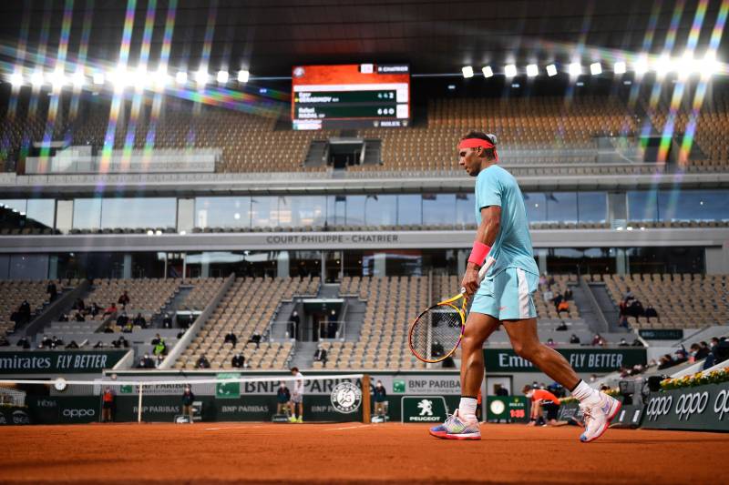 Nadal eases into Roland Garros second round