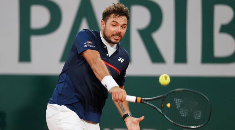 'Ridiculous' cold sparks French Open revolt as Wawrinka downs Murray