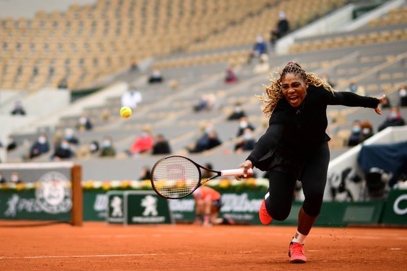 Serena overcomes patchy French Open start as Thiem aces Cilic test