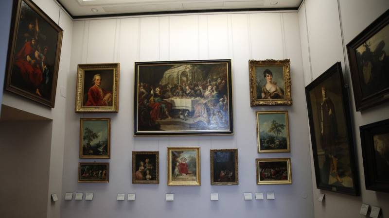 France to hand back paintings looted by Nazis