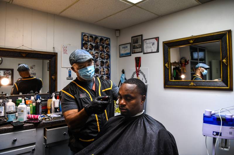 Mississippi barbershop offers haircut and 'shoulder to lean on'