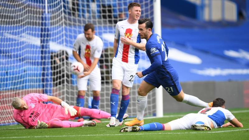 Chilwell stars as Chelsea crush Palace