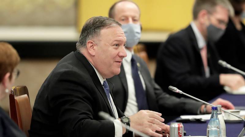 Pompeo slams China's 'corruption, coercion' at Tokyo talks