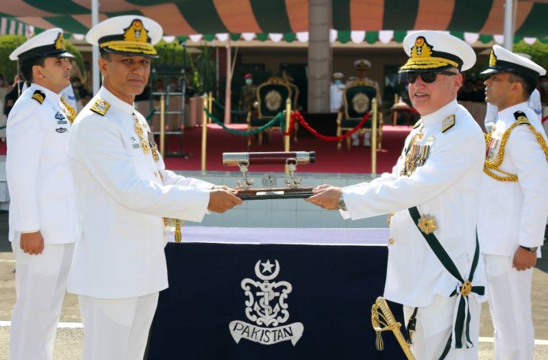 Admiral Amjad Khan Niazi assumes command of Pakistan Navy