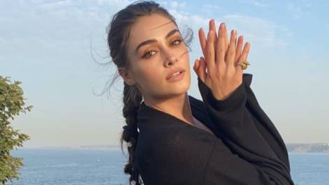 Ertugrul star Esra Bilgic shares dance video on Int’l Day of Girl Child