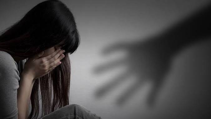 Raped girl says forced to sign patch-up deal with Gujranwala ASI on gun-point