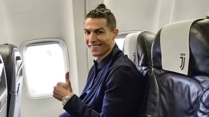 Cristiano Ronaldo flies back to Italy after positive test