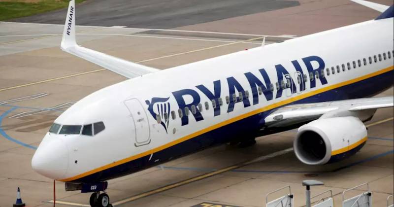 Ryanair slashes winter flights on virus restrictions