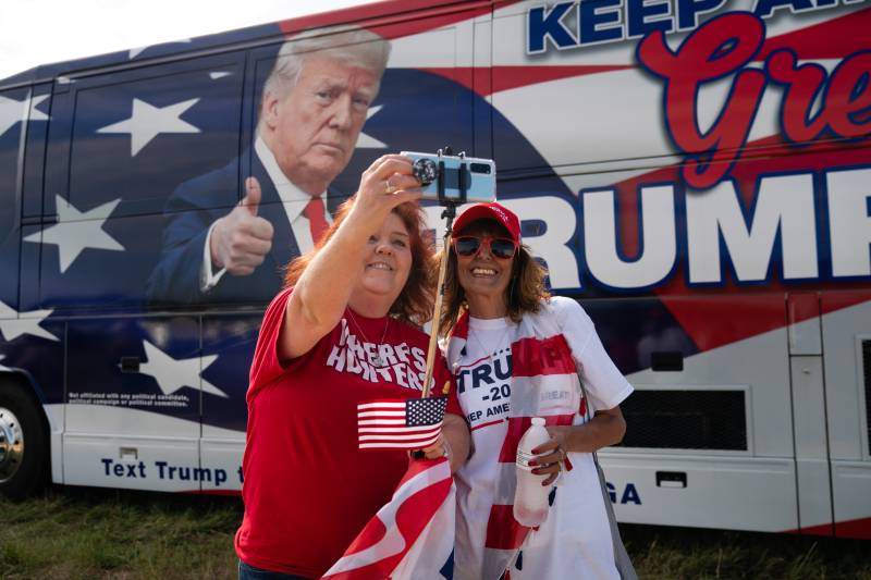 Trump stumps in Florida, Georgia, countering signs of Democratic surge