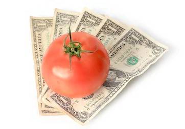 US dollar cheaper than tomatoes in Karachi