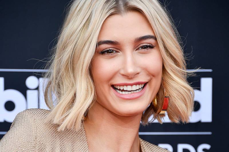 Hailey Bieber mocked by fans for wearing coat that looks like a 'mop'