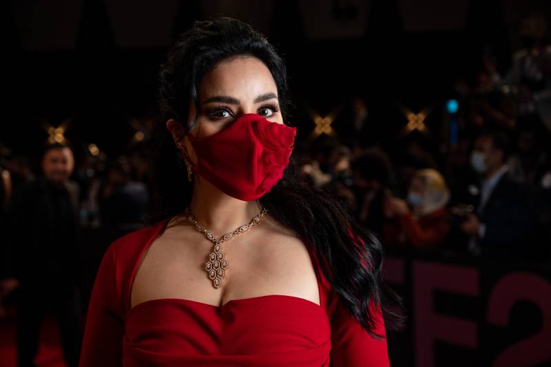 Bold Saudi TV presenter steals the show at Egypt film fetival