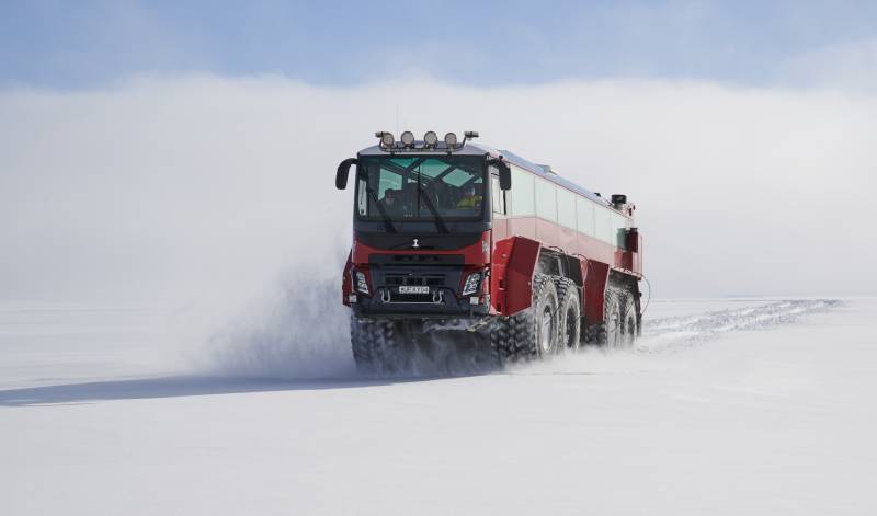 Giant metallic 'steed' traverses Iceland's threatened glacier