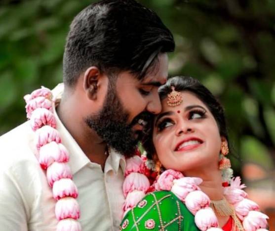 Indian couple bullied for intimate wedding photoshoot