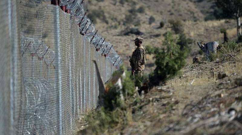 Pakistani soldier martyred, two wounded as Afghan terrorists raid checkpoint