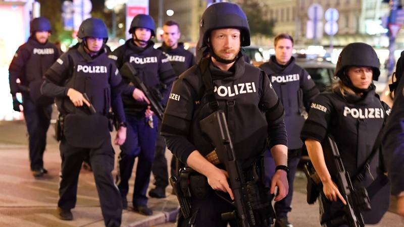 Two dead, including one attacker in Vienna shooting