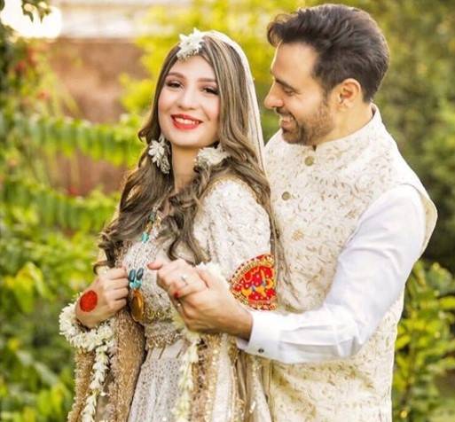 Farwa Hussain reveals how singer Haroon proposed her