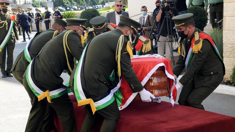 Palestinians mourn loss of 'icon' Saeb Erekat