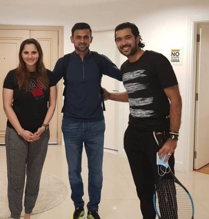 Sania Mirza donates her racquet to Aisamul Haq Charity Foundation