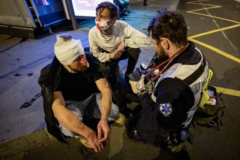 Award-winning photojournalist wounded covering Paris protest