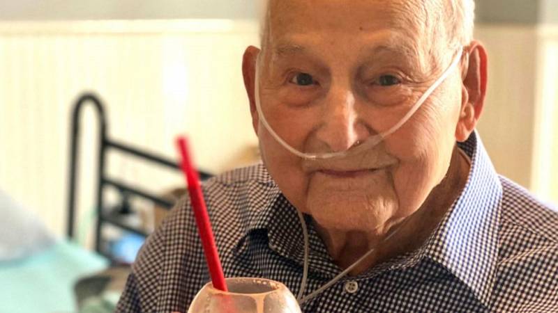 104-year-old World War II veteran back home after battling Covid