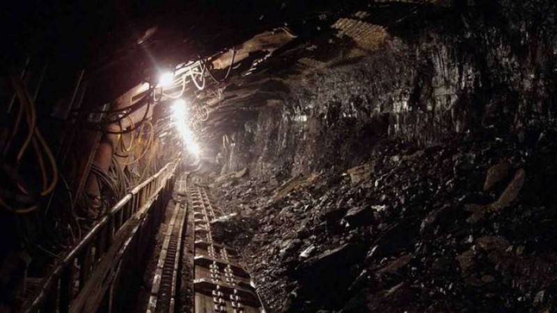 Gas leak traps 23 Chinese miners underground