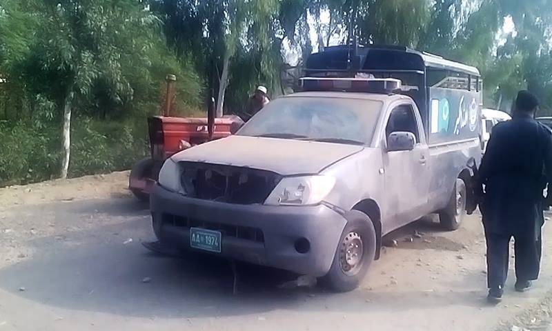 Terrorists fire on police van in Tank