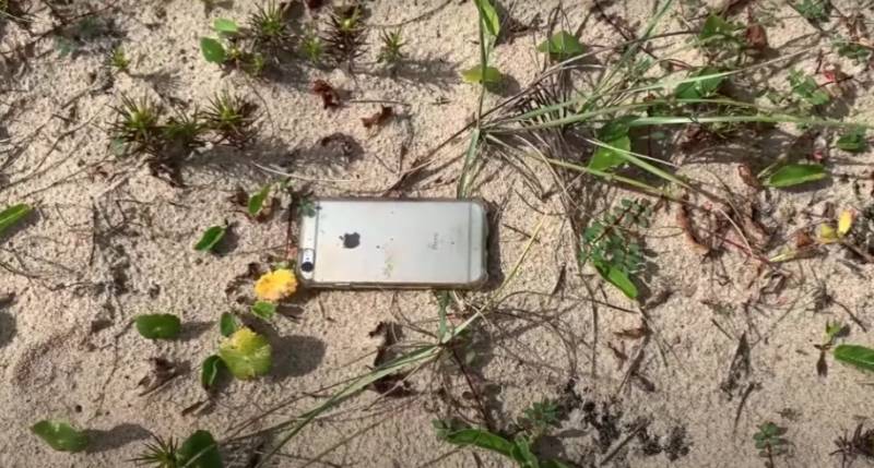 Watch: Man’s iPhone 6s survives 2000 feet fall from plane